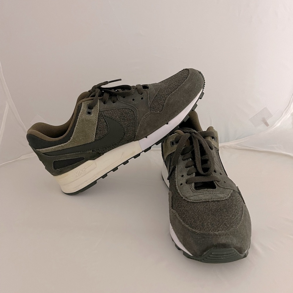 Nike Pegasus 89 TXT Cargo Olive Green - Pre Owned Men Color: Green